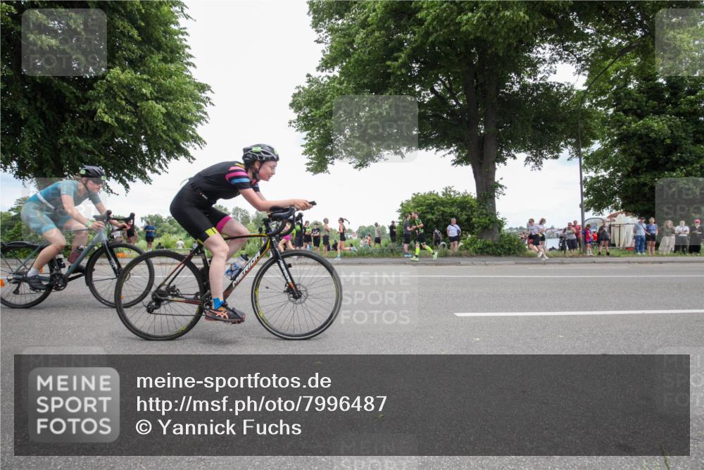 15.06.2025 - 7 Türme Triathlon Yannick Fuchs http://msf.ph/oto/7996487 15.06.2025 13:46:49 Radfahren 581, 726, 735, 752, 788, 888, 957, 968, 976, 1109, 1113 meine-sportfotos.de