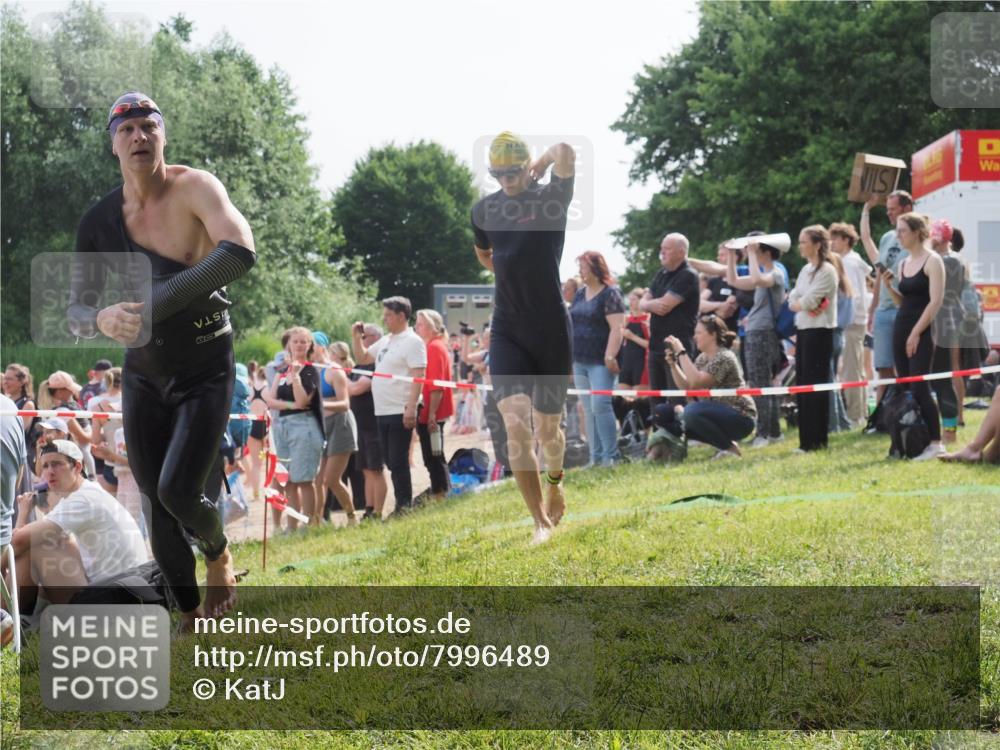 15.06.2025 - 27. Vierlanden-Triathlon KatJ http://msf.ph/oto/7996489 15.06.2025 09:55:31 Schwimmen 272, 316, 327, 329, 335, 348, 353, 548 meine-sportfotos.de