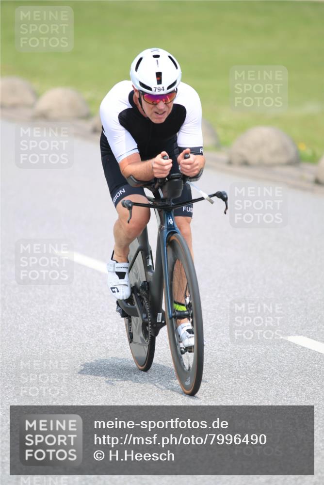 21.06.2025 - 27. Vierlanden-Triathlon H.Heesch http://msf.ph/oto/7996490 15.06.2025 12:22:00 Radfahren 644, 794, 900, 937 meine-sportfotos.de