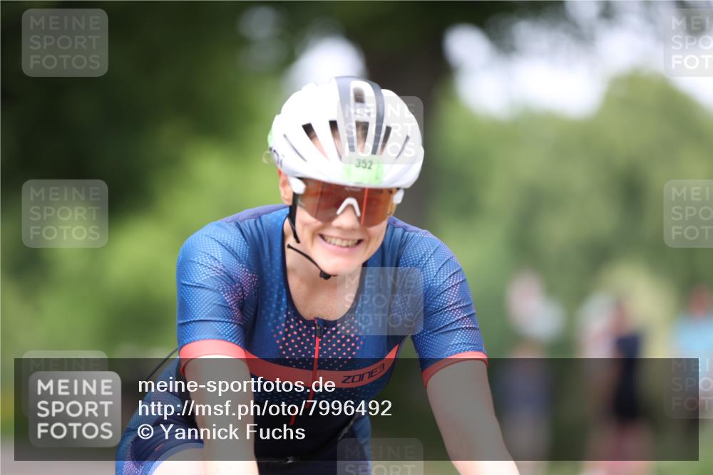 15.06.2025 - 7 Türme Triathlon Yannick Fuchs http://msf.ph/oto/7996492 15.06.2025 13:11:41 Radfahren 254, 352, 382, 415, 465, 601, 668, 1189 meine-sportfotos.de
