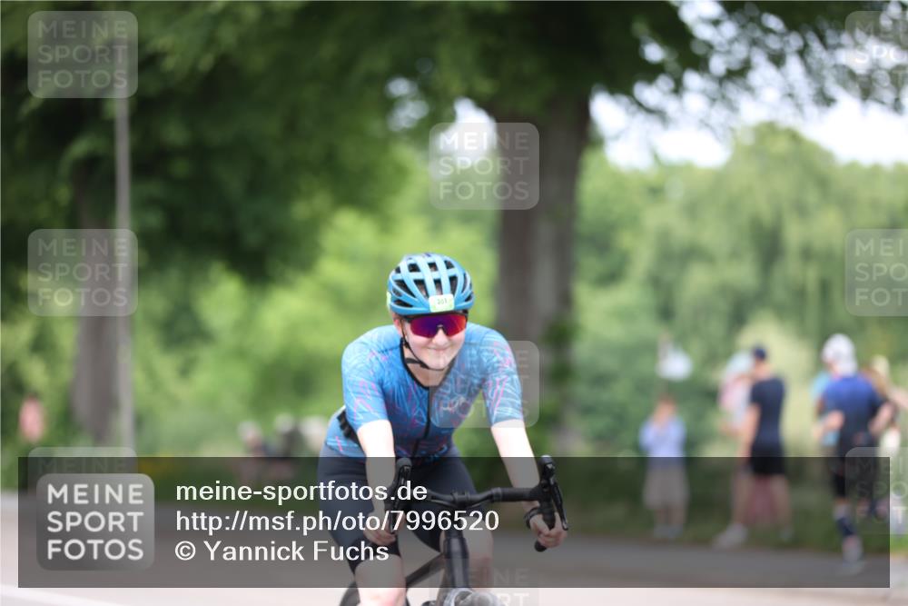 15.06.2025 - 7 Türme Triathlon Yannick Fuchs http://msf.ph/oto/7996520 15.06.2025 13:11:42 Radfahren 254, 352, 382, 415, 465, 601, 668, 1189 meine-sportfotos.de