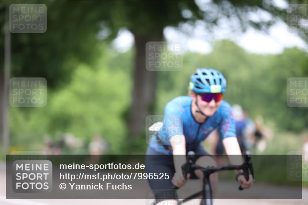15.06.2025 - 7 Türme Triathlon Yannick Fuchs http://msf.ph/oto/7996525 15.06.2025 13:11:43 Radfahren 254, 352, 382, 415, 465, 668, 1189 meine-sportfotos.de
