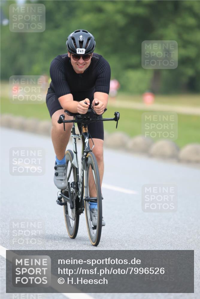 21.06.2025 - 27. Vierlanden-Triathlon H.Heesch http://msf.ph/oto/7996526 15.06.2025 12:14:16 Radfahren 741, 942, 1029, 1030, 1031, 1032, 1033 meine-sportfotos.de