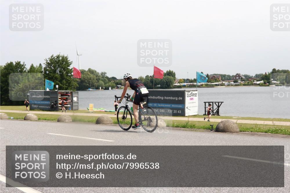 15.06.2025 - 27. Vierlanden-Triathlon H.Heesch http://msf.ph/oto/7996538 15.06.2025 11:30:51 Radfahren 639, 712, 749, 875 meine-sportfotos.de