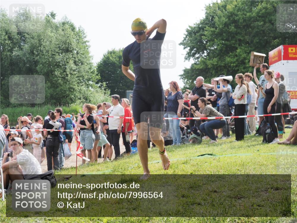 15.06.2025 - 27. Vierlanden-Triathlon KatJ http://msf.ph/oto/7996564 15.06.2025 09:55:31 Schwimmen 272, 316, 327, 329, 335, 348, 353, 548 meine-sportfotos.de