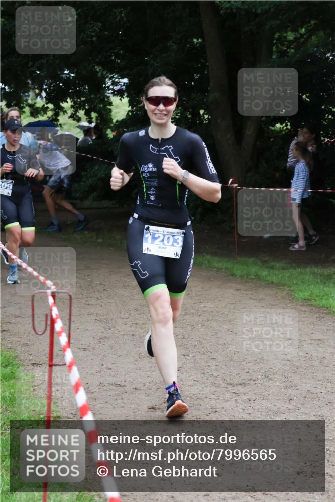 21.06.2025 - 27. Vierlanden-Triathlon Lena Gebhardt http://msf.ph/oto/7996565 15.06.2025 13:53:19 Laufen 203 meine-sportfotos.de