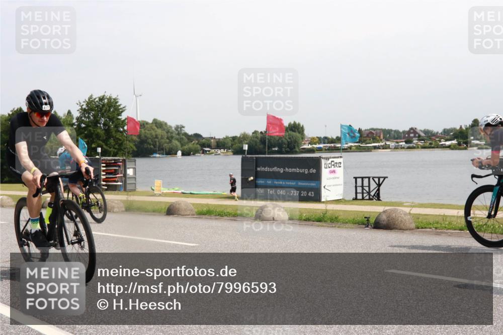 15.06.2025 - 27. Vierlanden-Triathlon H.Heesch http://msf.ph/oto/7996593 15.06.2025 11:30:58 Radfahren 167, 639, 651, 749, 926, 980 meine-sportfotos.de