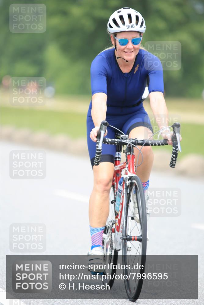 21.06.2025 - 27. Vierlanden-Triathlon H.Heesch http://msf.ph/oto/7996595 15.06.2025 12:14:45 Radfahren 697, 812, 900, 1039, 1040, 1042 meine-sportfotos.de