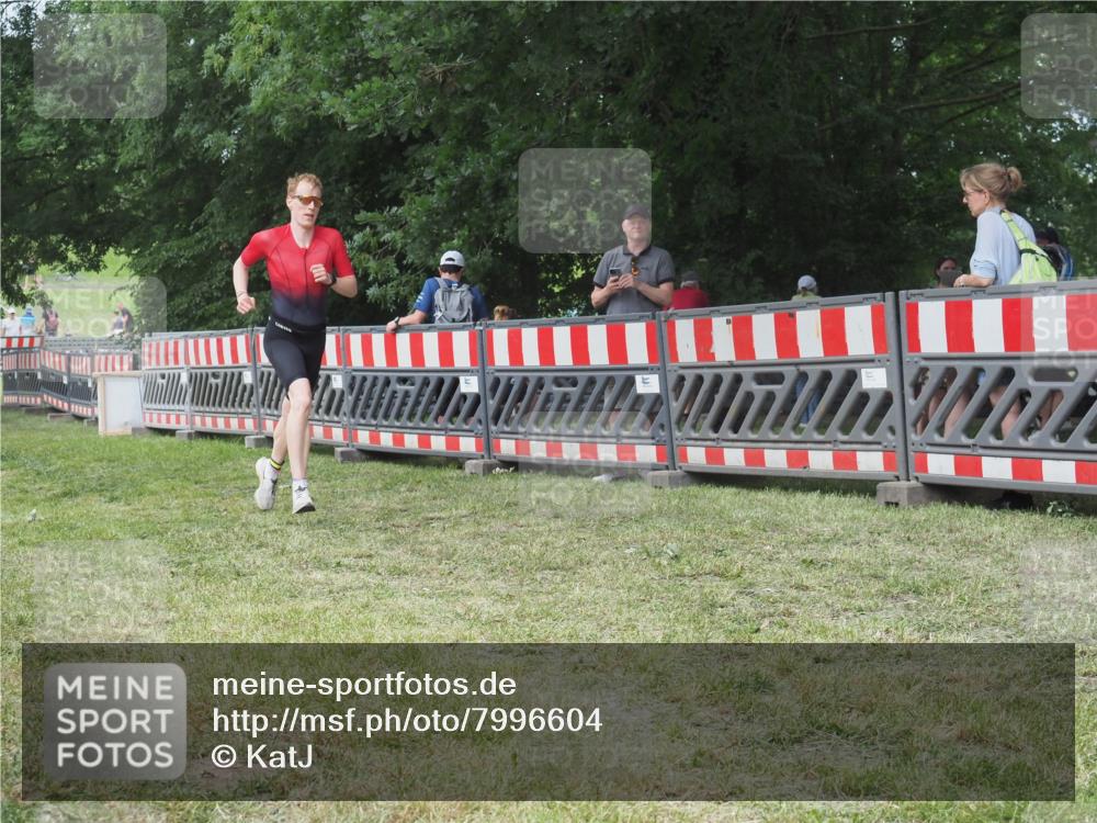 21.06.2025 - 27. Vierlanden-Triathlon KatJ http://msf.ph/oto/7996604 15.06.2025 12:49:18 Ziel 764 meine-sportfotos.de