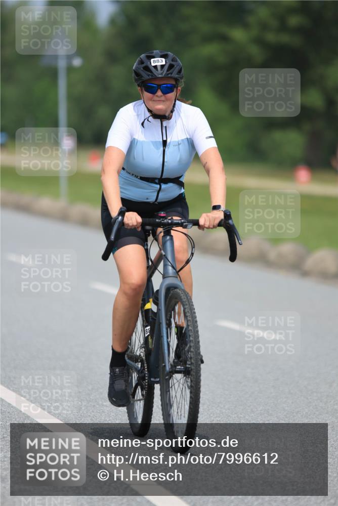 21.06.2025 - 27. Vierlanden-Triathlon H.Heesch http://msf.ph/oto/7996612 15.06.2025 12:22:25 Radfahren 706, 883, 884 meine-sportfotos.de