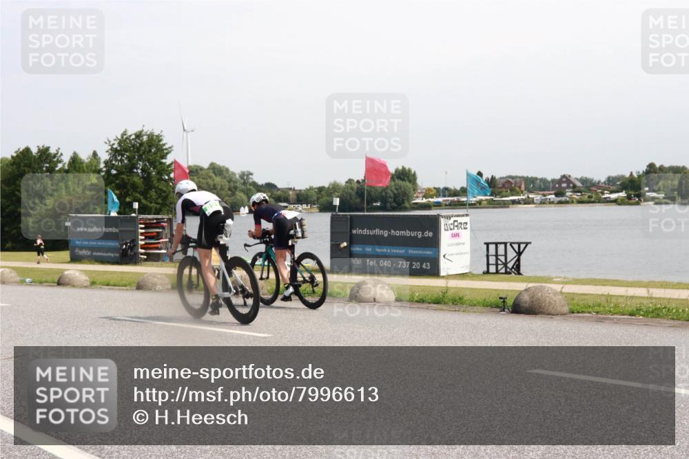 15.06.2025 - 27. Vierlanden-Triathlon H.Heesch http://msf.ph/oto/7996613 15.06.2025 11:30:58 Radfahren 167, 639, 651, 749, 926, 980 meine-sportfotos.de