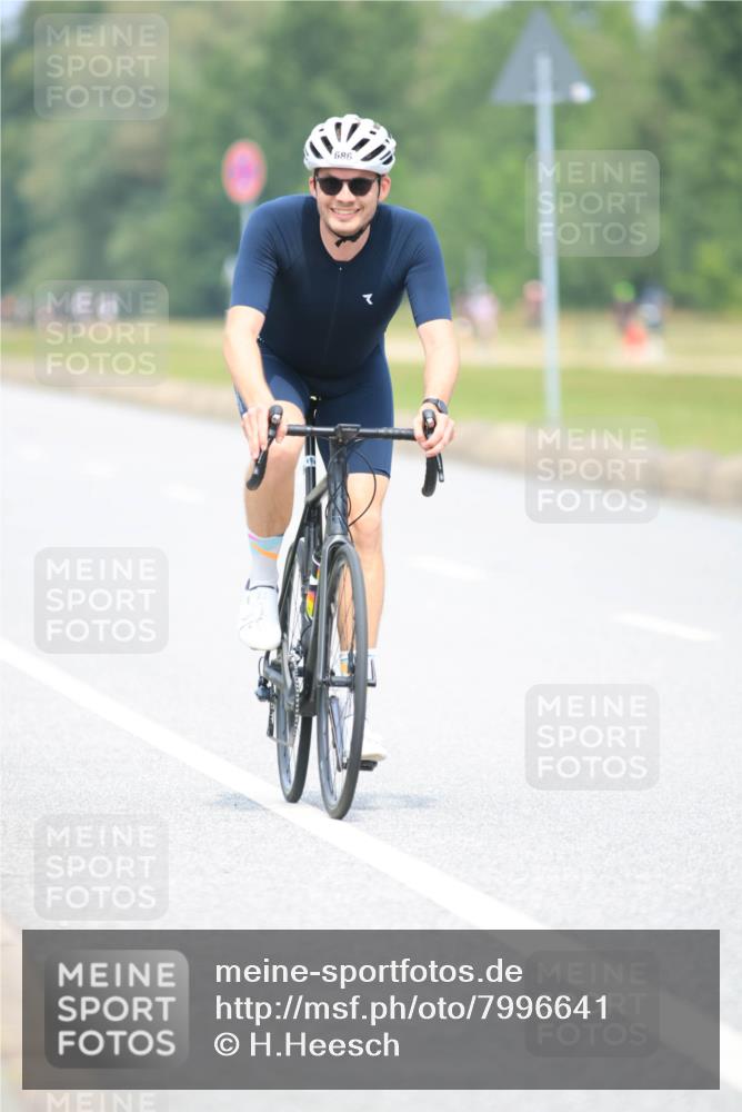 21.06.2025 - 27. Vierlanden-Triathlon H.Heesch http://msf.ph/oto/7996641 15.06.2025 12:14:55 Radfahren 207, 686, 868, 1039, 1040, 1042, 1043 meine-sportfotos.de