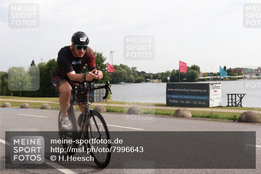 15.06.2025 - 27. Vierlanden-Triathlon H.Heesch http://msf.ph/oto/7996643 15.06.2025 09:27:32 Radfahren 147, 150 meine-sportfotos.de