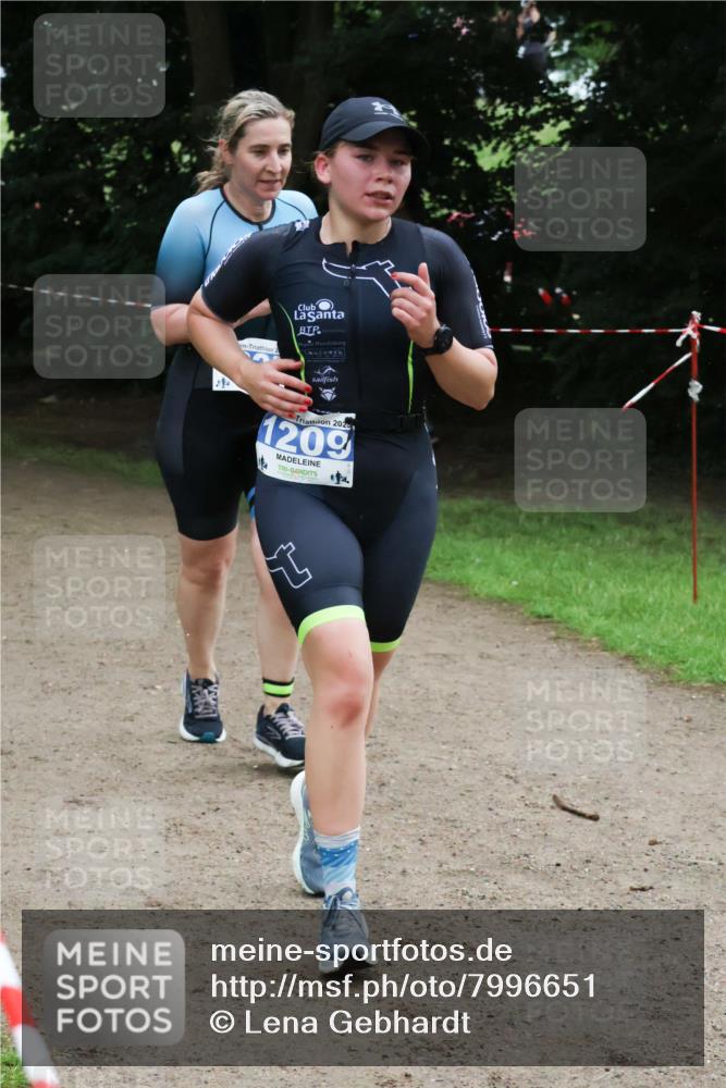 21.06.2025 - 27. Vierlanden-Triathlon Lena Gebhardt http://msf.ph/oto/7996651 15.06.2025 13:53:22 Laufen 202, 1209, 4, 4 meine-sportfotos.de