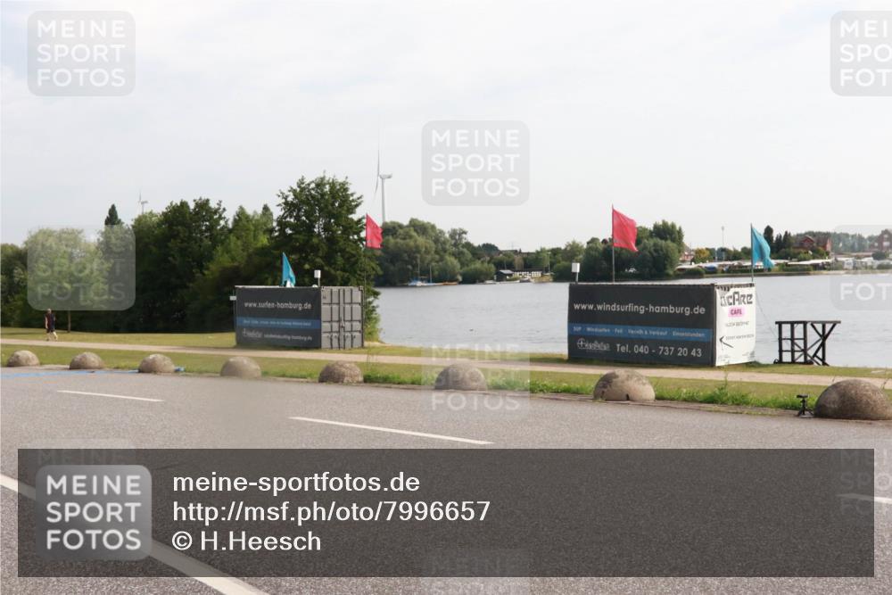 15.06.2025 - 27. Vierlanden-Triathlon H.Heesch http://msf.ph/oto/7996657 15.06.2025 09:28:10 Radfahren  meine-sportfotos.de