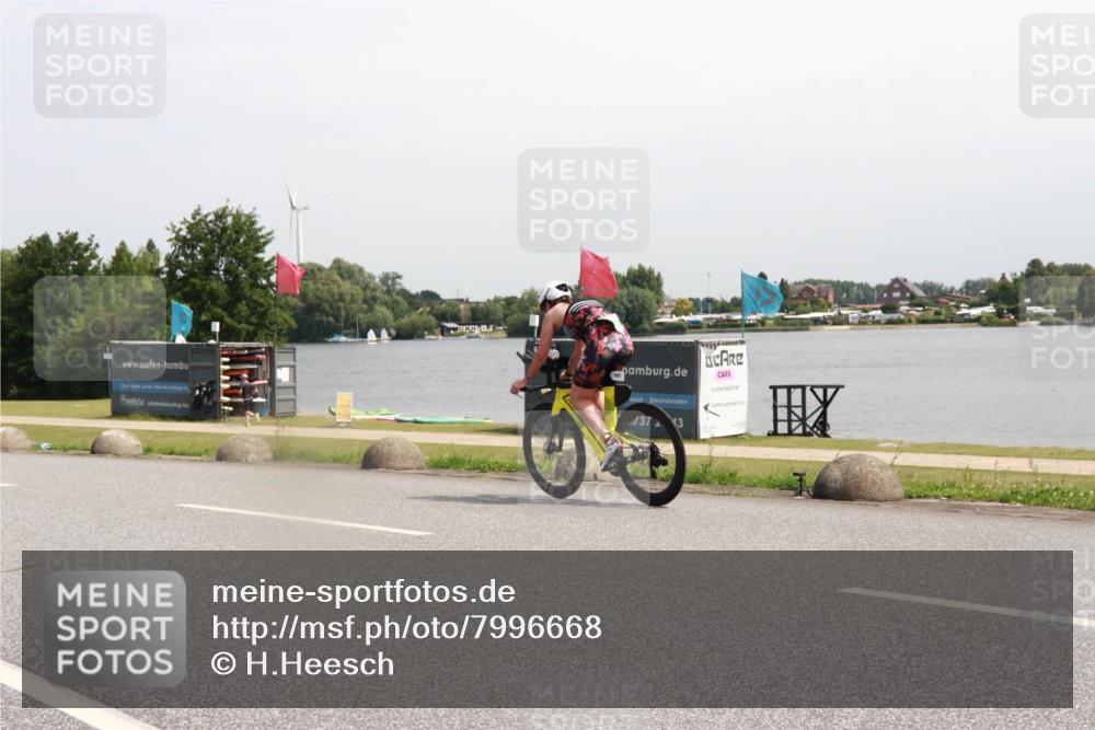 15.06.2025 - 27. Vierlanden-Triathlon H.Heesch http://msf.ph/oto/7996668 15.06.2025 11:31:01 Radfahren 167, 228, 651, 891, 980 meine-sportfotos.de