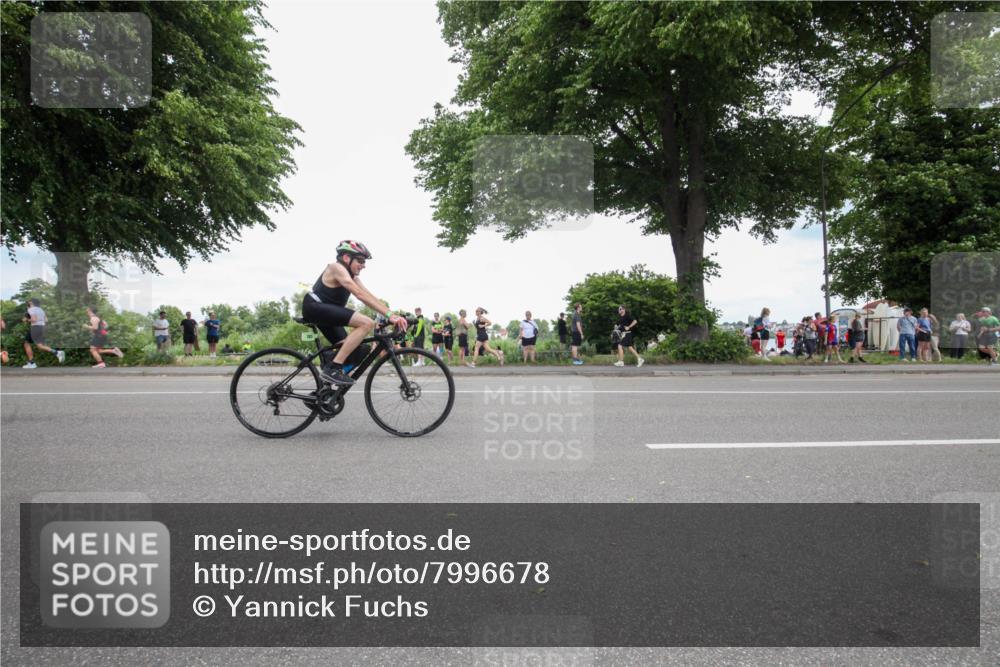 15.06.2025 - 7 Türme Triathlon Yannick Fuchs http://msf.ph/oto/7996678 15.06.2025 13:47:27 Radfahren 553, 785, 809 meine-sportfotos.de