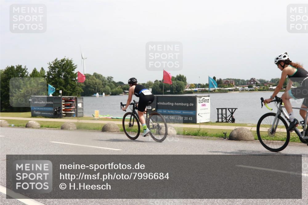 15.06.2025 - 27. Vierlanden-Triathlon H.Heesch http://msf.ph/oto/7996684 15.06.2025 11:31:06 Radfahren 228, 651, 891, 931, 980 meine-sportfotos.de