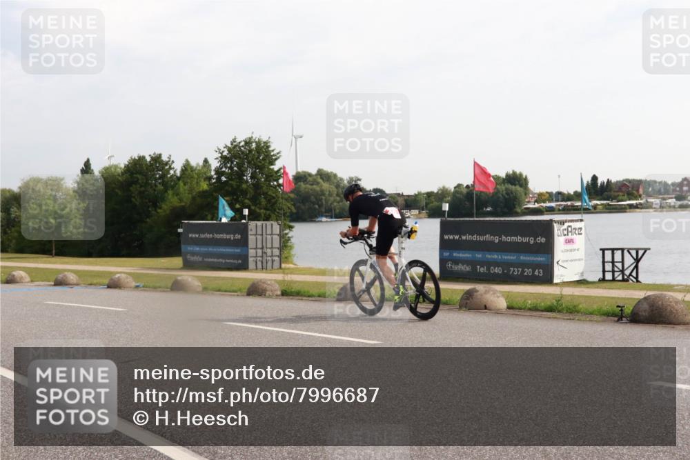15.06.2025 - 27. Vierlanden-Triathlon H.Heesch http://msf.ph/oto/7996687 15.06.2025 09:28:37 Radfahren 116, 154 meine-sportfotos.de