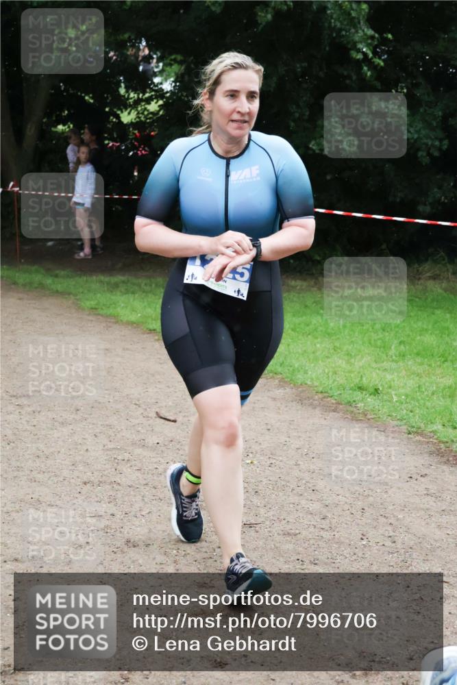 21.06.2025 - 27. Vierlanden-Triathlon Lena Gebhardt http://msf.ph/oto/7996706 15.06.2025 13:53:23 Laufen 45 meine-sportfotos.de