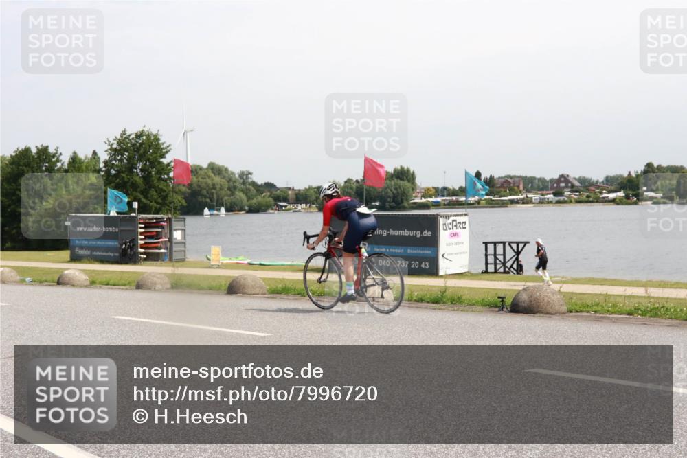 15.06.2025 - 27. Vierlanden-Triathlon H.Heesch http://msf.ph/oto/7996720 15.06.2025 11:31:09 Radfahren 713, 924, 931, 1400 meine-sportfotos.de