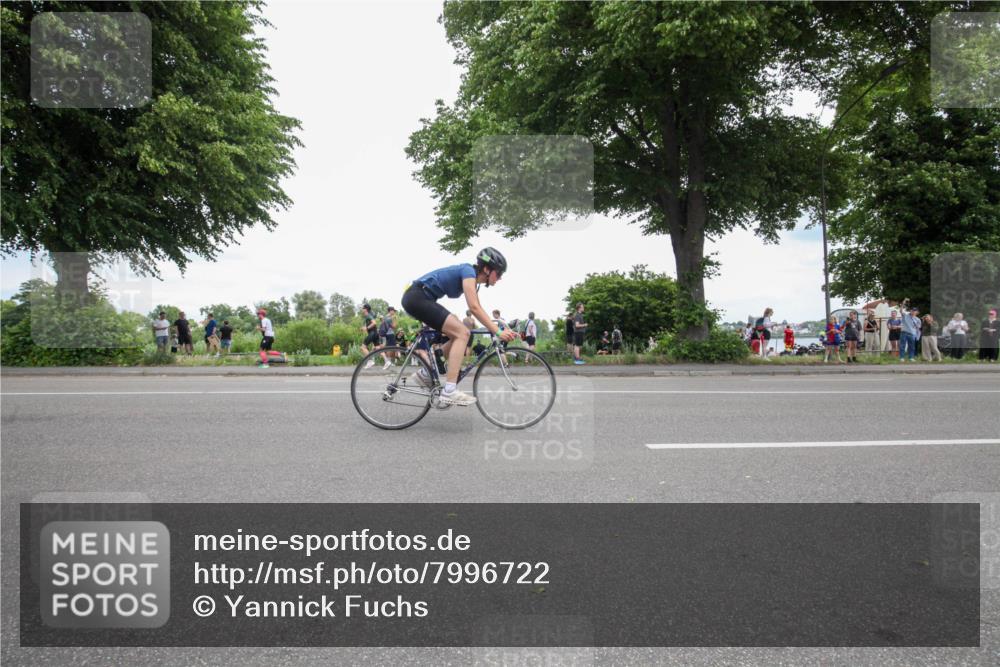 15.06.2025 - 7 Türme Triathlon Yannick Fuchs http://msf.ph/oto/7996722 15.06.2025 13:47:42 Radfahren 925, 1026, 1135 meine-sportfotos.de
