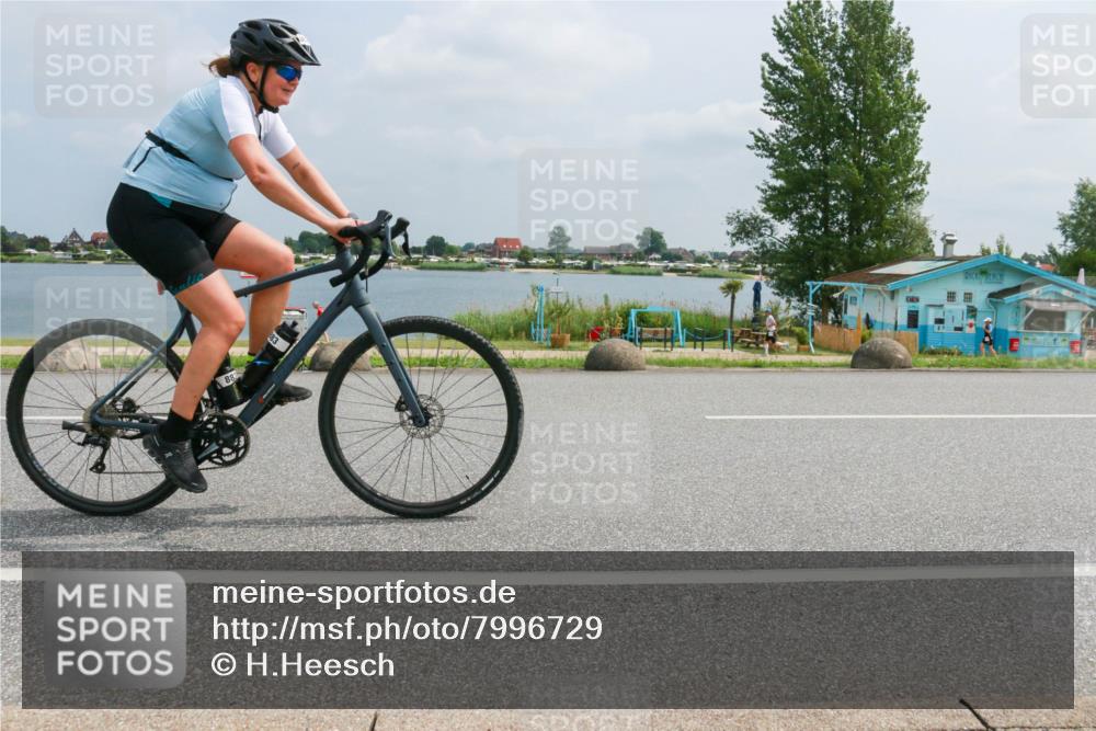 21.06.2025 - 27. Vierlanden-Triathlon H.Heesch http://msf.ph/oto/7996729 15.06.2025 12:22:29 Radfahren 706, 883, 884 meine-sportfotos.de