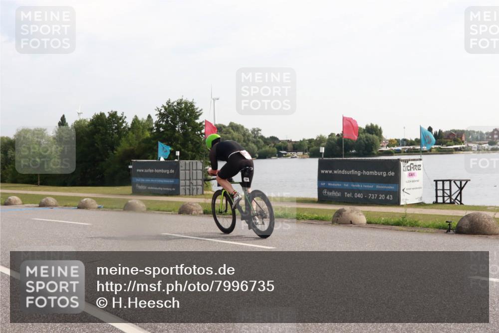 15.06.2025 - 27. Vierlanden-Triathlon H.Heesch http://msf.ph/oto/7996735 15.06.2025 09:29:24 Radfahren 134 meine-sportfotos.de