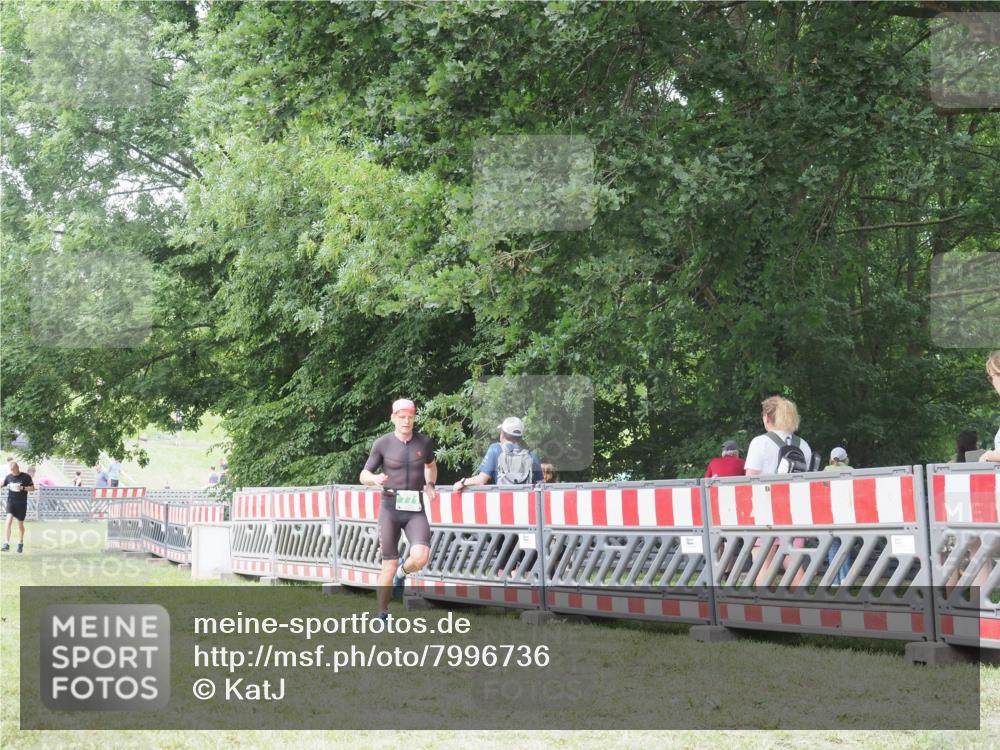 21.06.2025 - 27. Vierlanden-Triathlon KatJ http://msf.ph/oto/7996736 15.06.2025 12:49:42 Ziel 771 meine-sportfotos.de