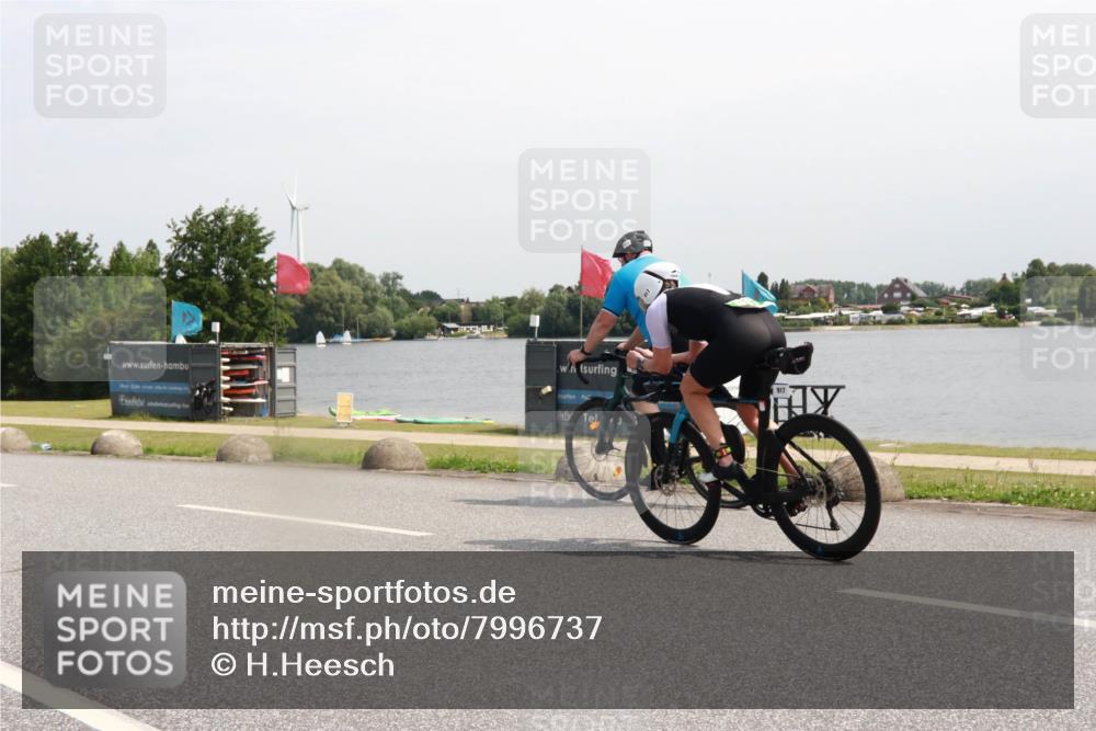 15.06.2025 - 27. Vierlanden-Triathlon H.Heesch http://msf.ph/oto/7996737 15.06.2025 11:31:11 Radfahren 713, 895, 924, 1400 meine-sportfotos.de
