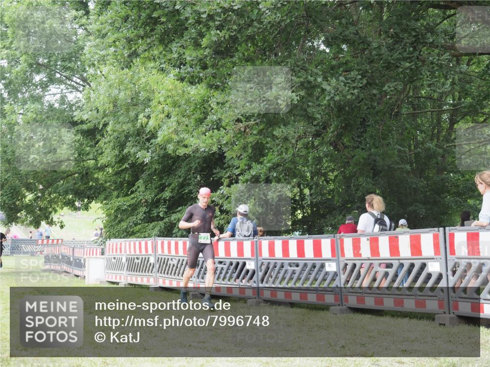 21.06.2025 - 27. Vierlanden-Triathlon KatJ http://msf.ph/oto/7996748 15.06.2025 12:49:42 Ziel 771 meine-sportfotos.de