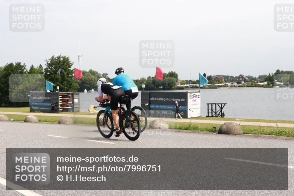15.06.2025 - 27. Vierlanden-Triathlon H.Heesch http://msf.ph/oto/7996751 15.06.2025 11:31:11 Radfahren 713, 895, 924, 1400 meine-sportfotos.de