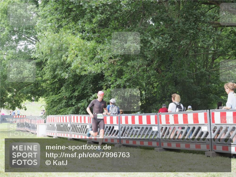 21.06.2025 - 27. Vierlanden-Triathlon KatJ http://msf.ph/oto/7996763 15.06.2025 12:49:42 Ziel 771 meine-sportfotos.de