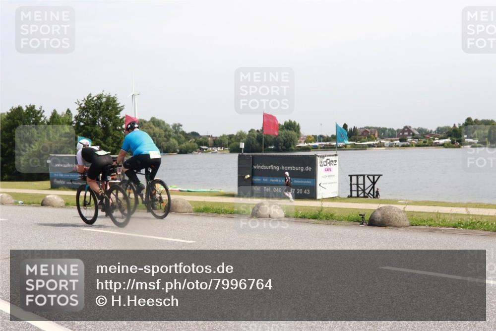 15.06.2025 - 27. Vierlanden-Triathlon H.Heesch http://msf.ph/oto/7996764 15.06.2025 11:31:11 Radfahren 713, 895, 924, 1400 meine-sportfotos.de