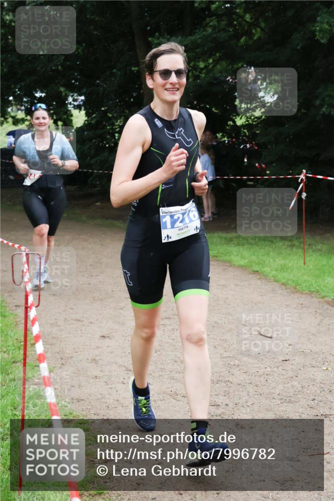 21.06.2025 - 27. Vierlanden-Triathlon Lena Gebhardt http://msf.ph/oto/7996782 15.06.2025 13:53:40 Laufen 24, 1216 meine-sportfotos.de