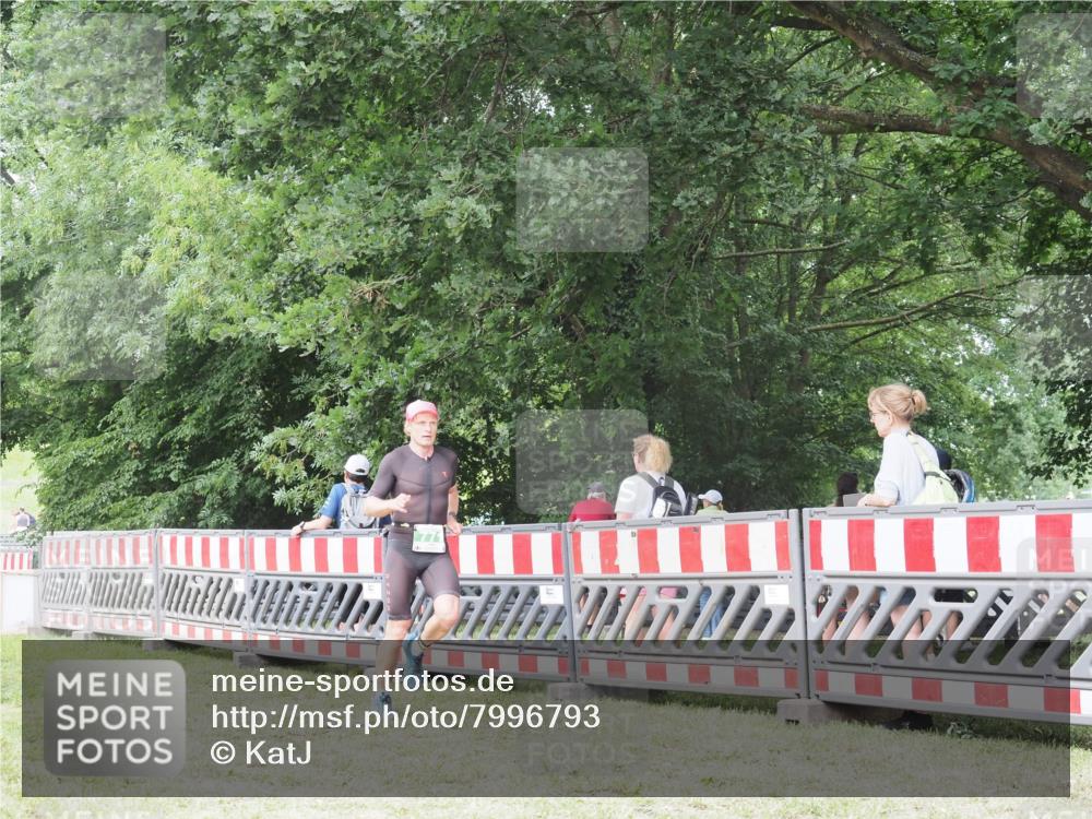 21.06.2025 - 27. Vierlanden-Triathlon KatJ http://msf.ph/oto/7996793 15.06.2025 12:49:43 Ziel 771 meine-sportfotos.de