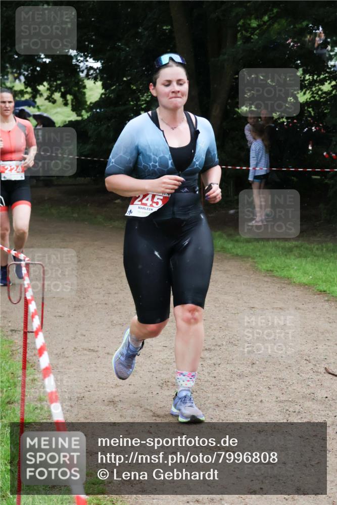 21.06.2025 - 27. Vierlanden-Triathlon Lena Gebhardt http://msf.ph/oto/7996808 15.06.2025 13:53:42 Laufen  meine-sportfotos.de