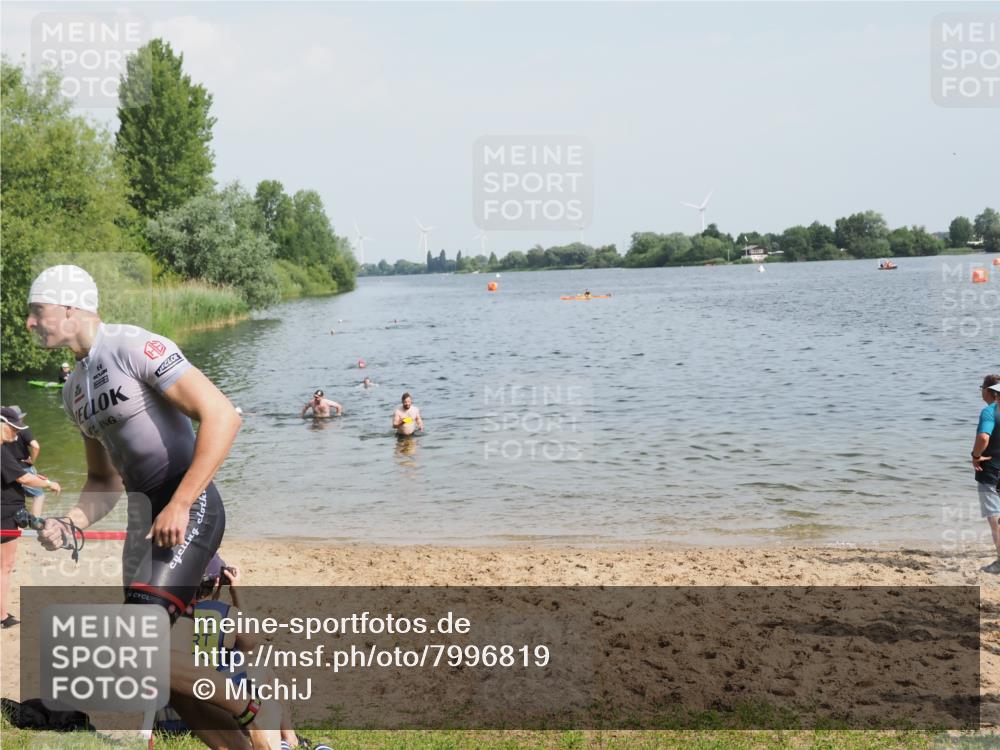 21.06.2025 - 27. Vierlanden-Triathlon MichiJ http://msf.ph/oto/7996819 15.06.2026 09:57:59 Schwimmen 291, 330, 347 meine-sportfotos.de