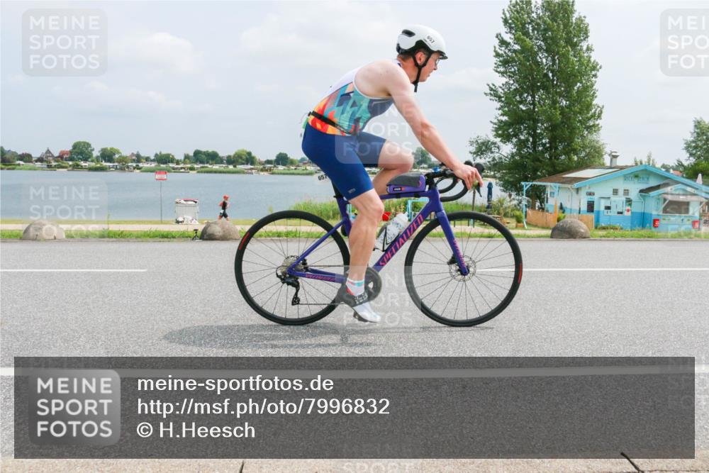 21.06.2025 - 27. Vierlanden-Triathlon H.Heesch http://msf.ph/oto/7996832 15.06.2025 12:22:44 Radfahren 657, 701, 886 meine-sportfotos.de