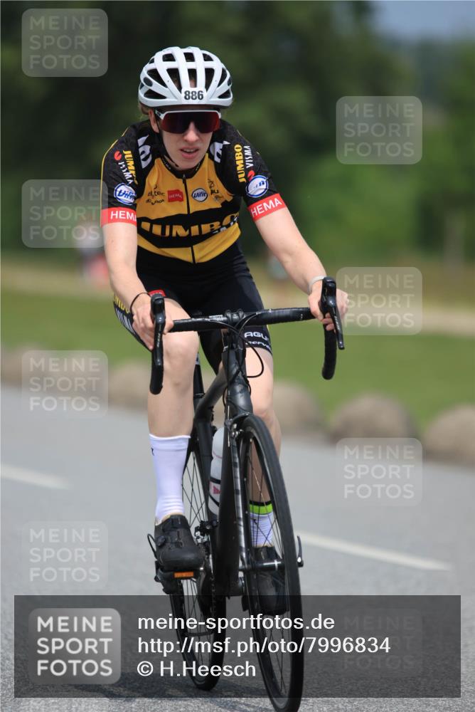 21.06.2025 - 27. Vierlanden-Triathlon H.Heesch http://msf.ph/oto/7996834 15.06.2025 12:22:46 Radfahren 886, 894, 934 meine-sportfotos.de