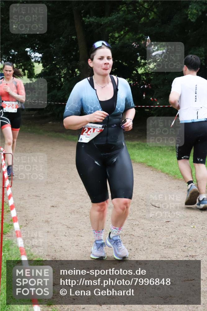 21.06.2025 - 27. Vierlanden-Triathlon Lena Gebhardt http://msf.ph/oto/7996848 15.06.2025 13:53:42 Laufen  meine-sportfotos.de