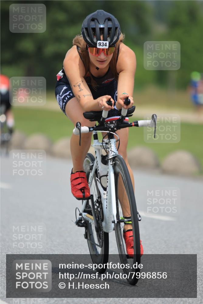 21.06.2025 - 27. Vierlanden-Triathlon H.Heesch http://msf.ph/oto/7996856 15.06.2025 12:22:53 Radfahren 934 meine-sportfotos.de