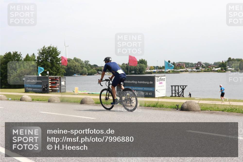 15.06.2025 - 27. Vierlanden-Triathlon H.Heesch http://msf.ph/oto/7996880 15.06.2025 11:31:34 Radfahren  meine-sportfotos.de