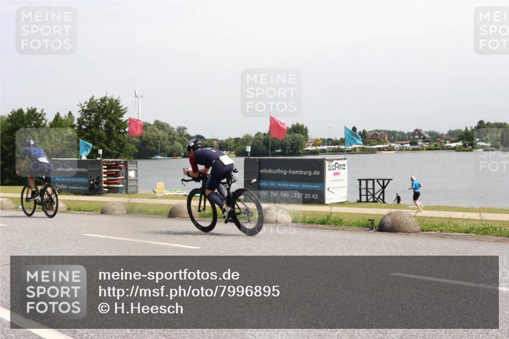 15.06.2025 - 27. Vierlanden-Triathlon H.Heesch http://msf.ph/oto/7996895 15.06.2025 11:31:35 Radfahren 652, 838 meine-sportfotos.de