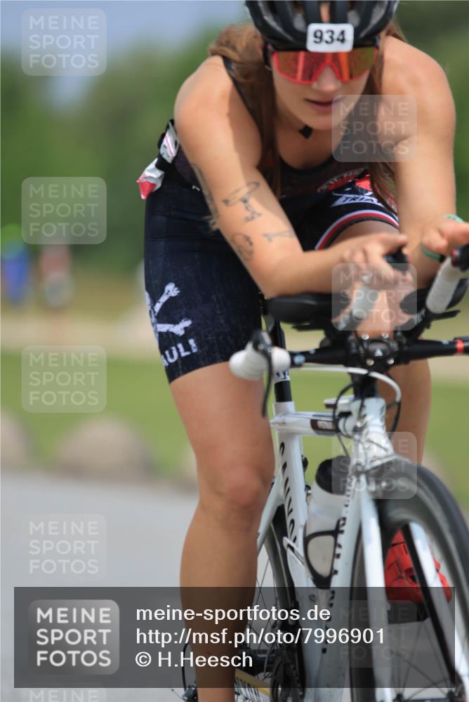 21.06.2025 - 27. Vierlanden-Triathlon H.Heesch http://msf.ph/oto/7996901 15.06.2025 12:22:53 Radfahren 934 meine-sportfotos.de