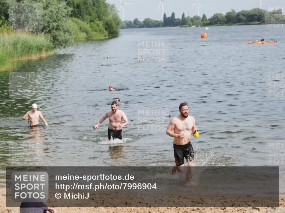 21.06.2025 - 27. Vierlanden-Triathlon MichiJ http://msf.ph/oto/7996904 15.06.2026 09:58:06 Schwimmen 289, 321 meine-sportfotos.de