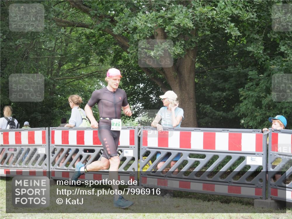 21.06.2025 - 27. Vierlanden-Triathlon KatJ http://msf.ph/oto/7996916 15.06.2025 12:49:44 Ziel 771 meine-sportfotos.de