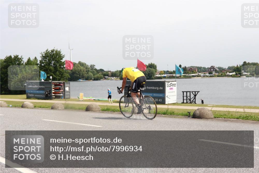 15.06.2025 - 27. Vierlanden-Triathlon H.Heesch http://msf.ph/oto/7996934 15.06.2025 11:31:39 Radfahren 652, 759, 838 meine-sportfotos.de