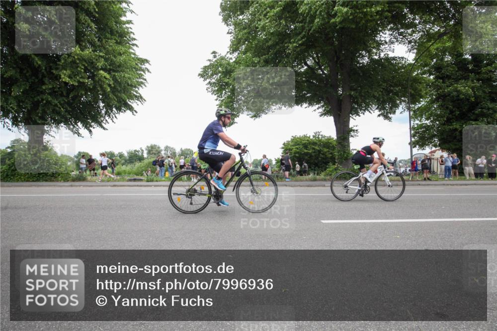 15.06.2025 - 7 Türme Triathlon Yannick Fuchs http://msf.ph/oto/7996936 15.06.2025 13:48:35 Radfahren 368, 810, 811, 854 meine-sportfotos.de