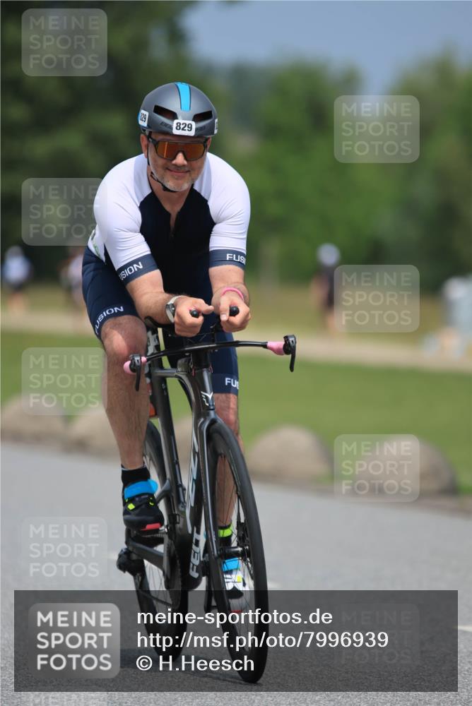 21.06.2025 - 27. Vierlanden-Triathlon H.Heesch http://msf.ph/oto/7996939 15.06.2025 12:23:31 Radfahren 733, 805, 812, 829 meine-sportfotos.de